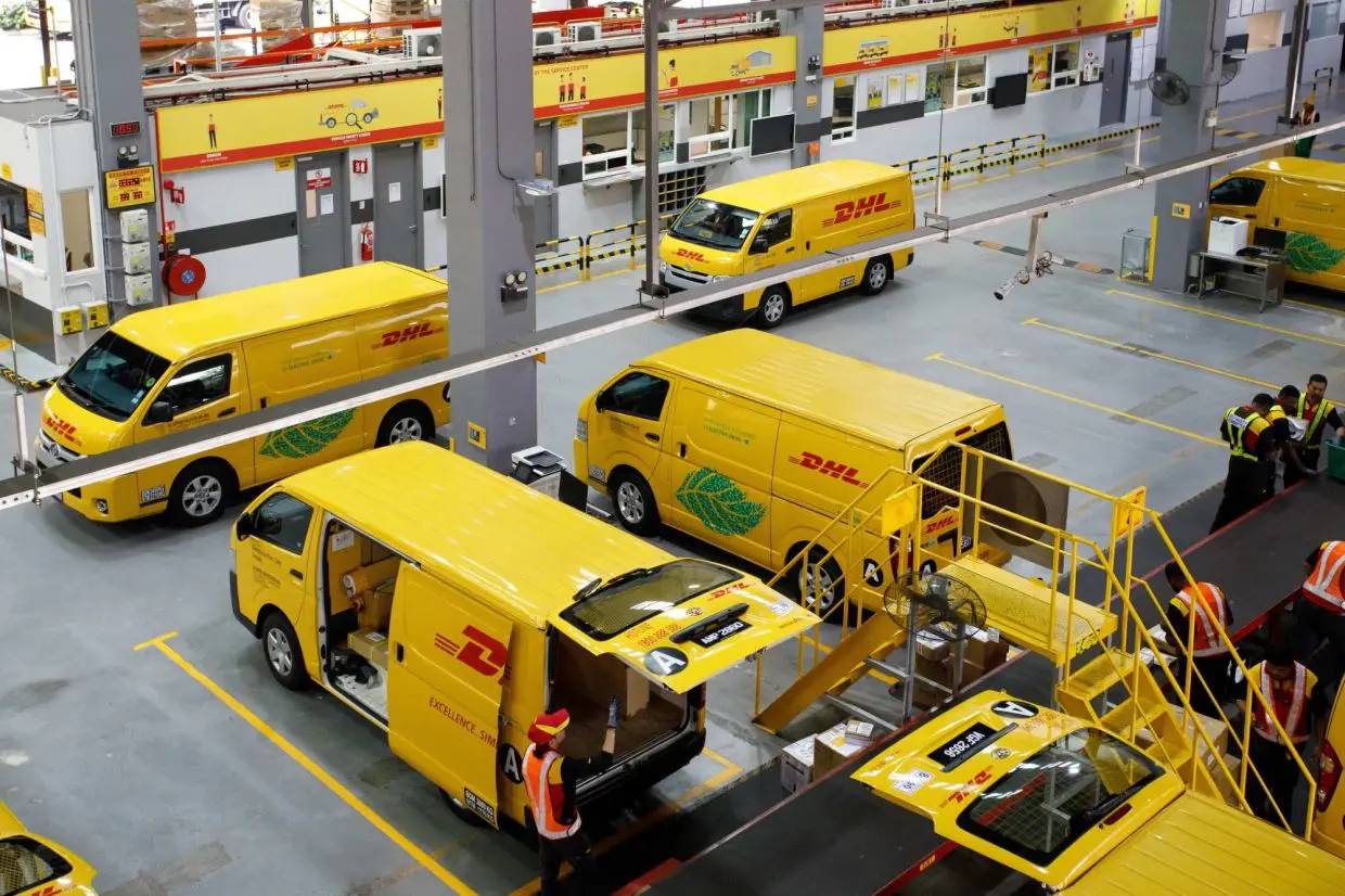 DHL Suspends B2C Shipping to U.S. as Formal Customs Threshold Drops