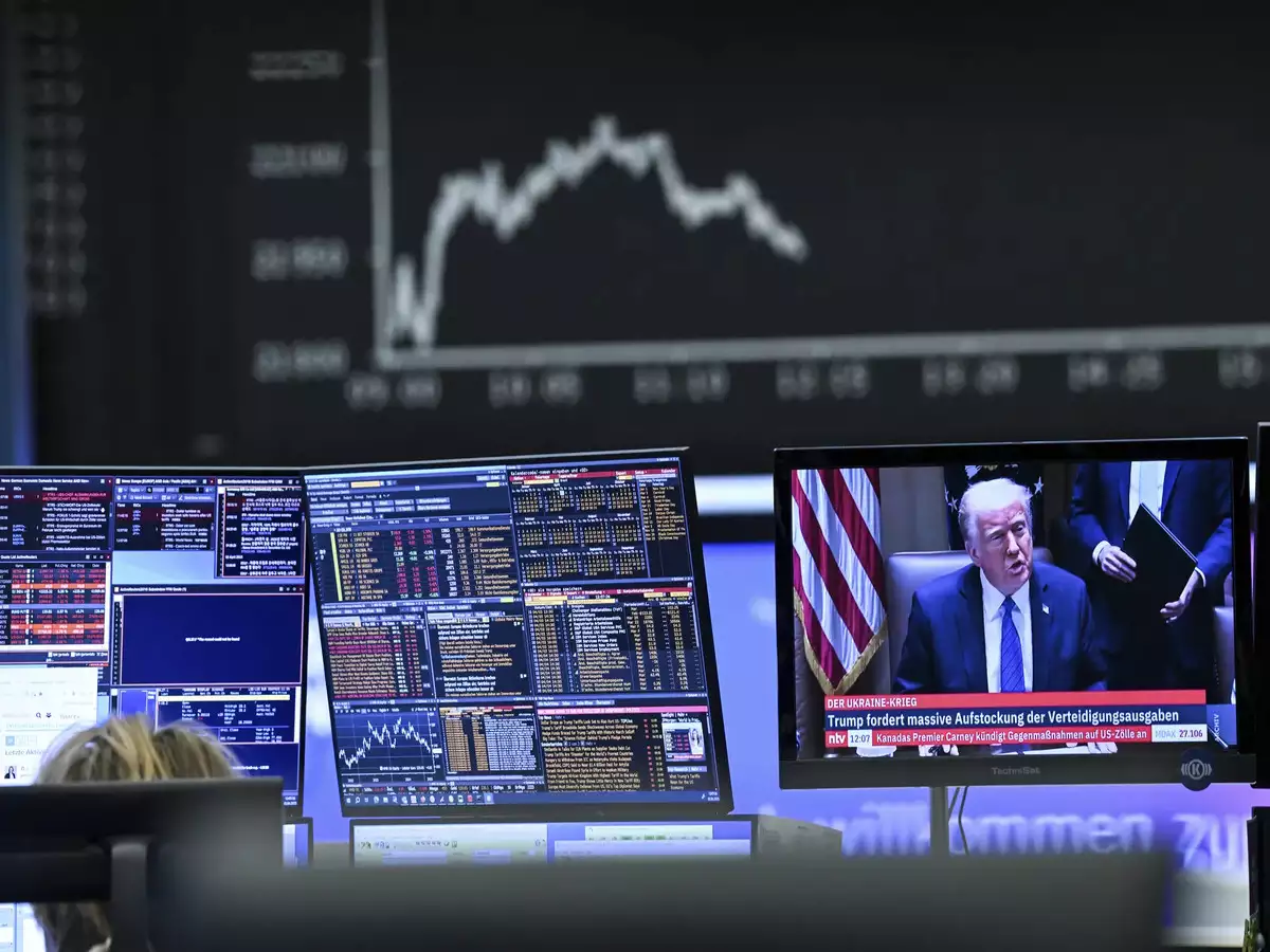 Tesla and Apple Lead Tech Slump as Tariff Tensions Erupt