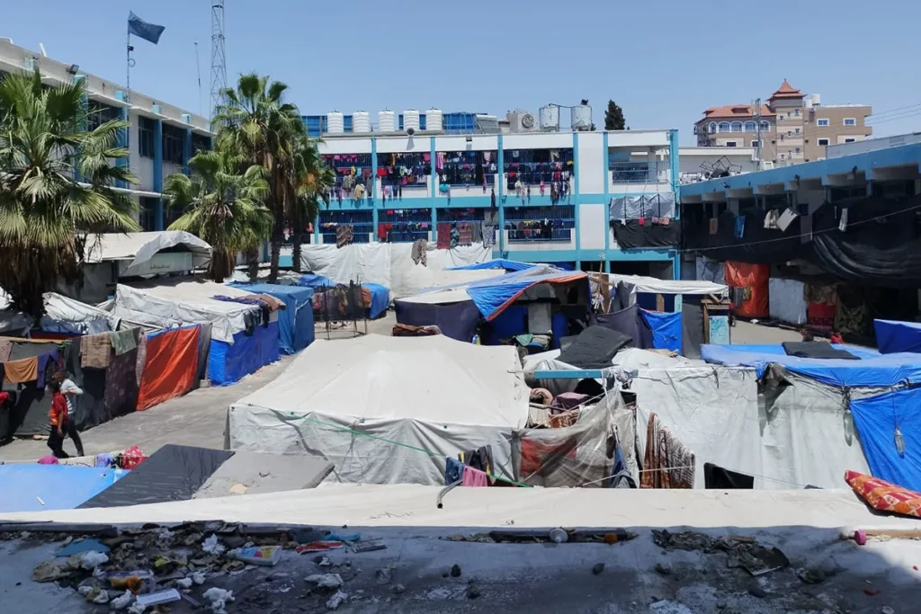 UN: 90,000 Palestinians Sheltering in 115 UN Facilities Amid Ongoing Gaza Crisis