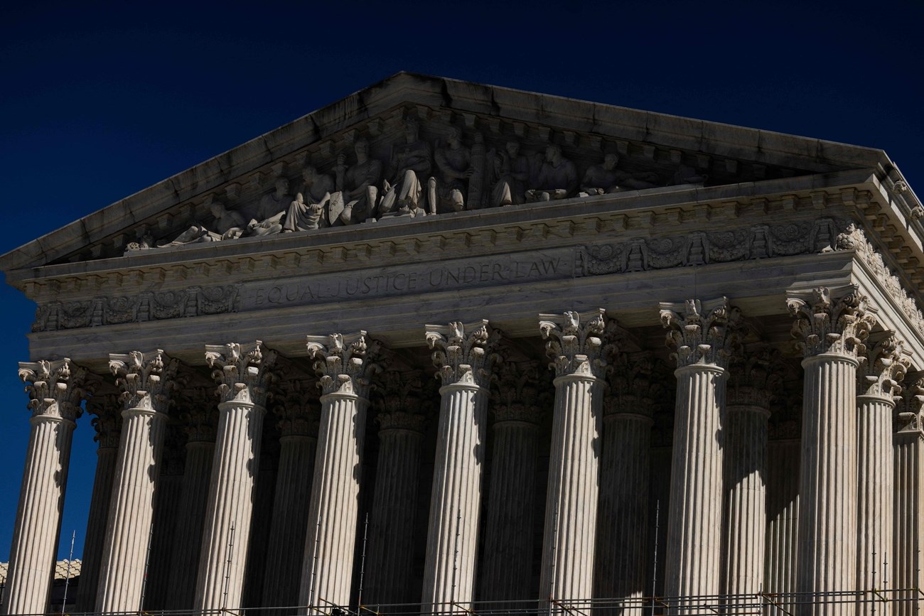 Deportation of Venezuelans Suspended by Court