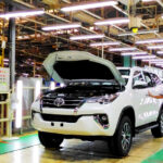 Toyota Warns of Profit Decline as Currency and Tariffs Bite