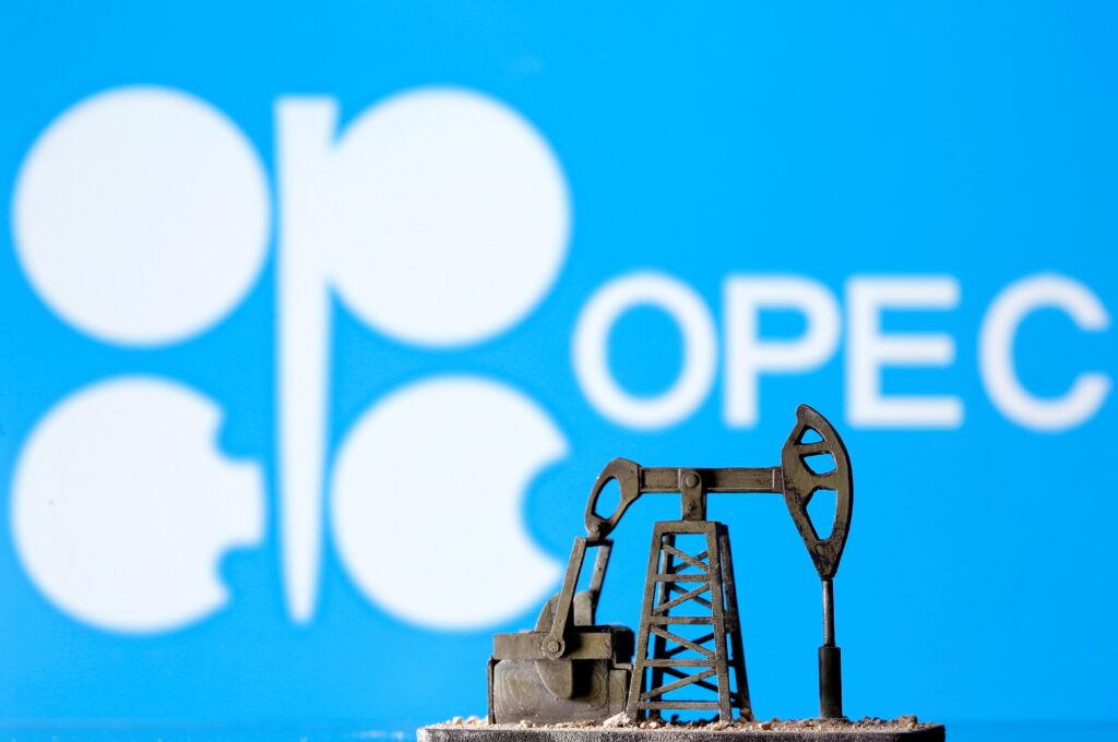 Sanctions Disrupt Venezuela Supply as OPEC Production Edges Down