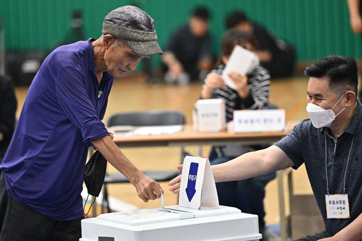 South Korea Votes in Snap Presidential Election Following Martial Law Crisis