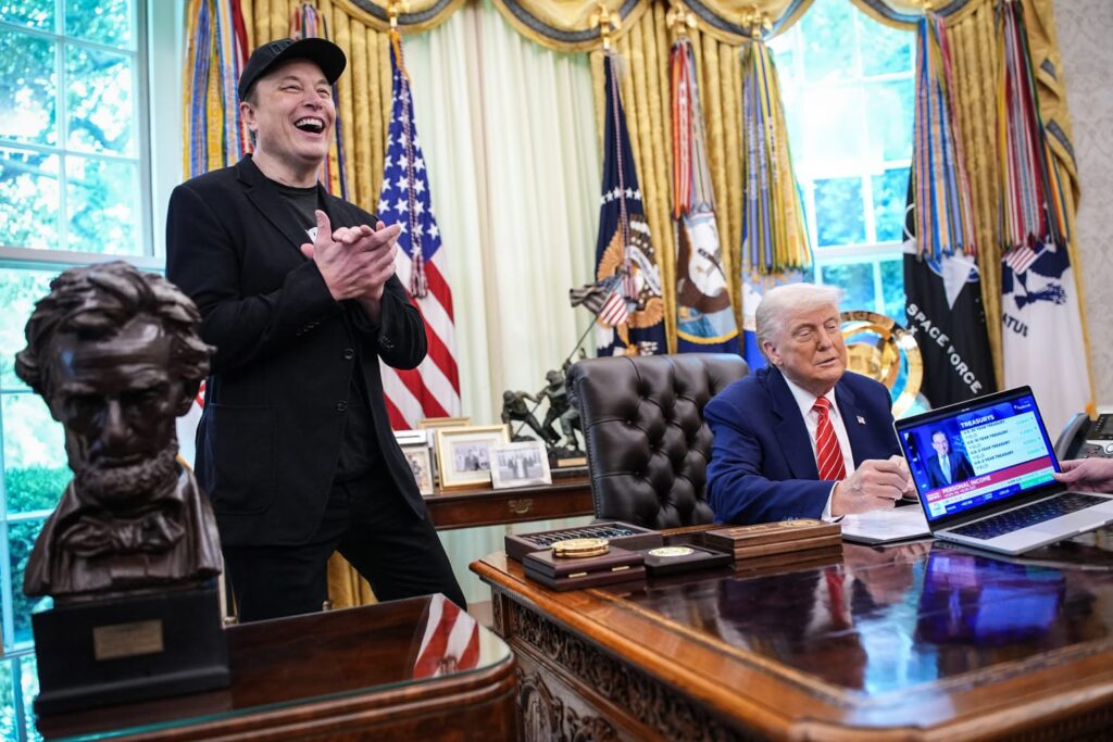 *US Lawmakers Approve $9 Billion Cuts Backed by Elon Musk